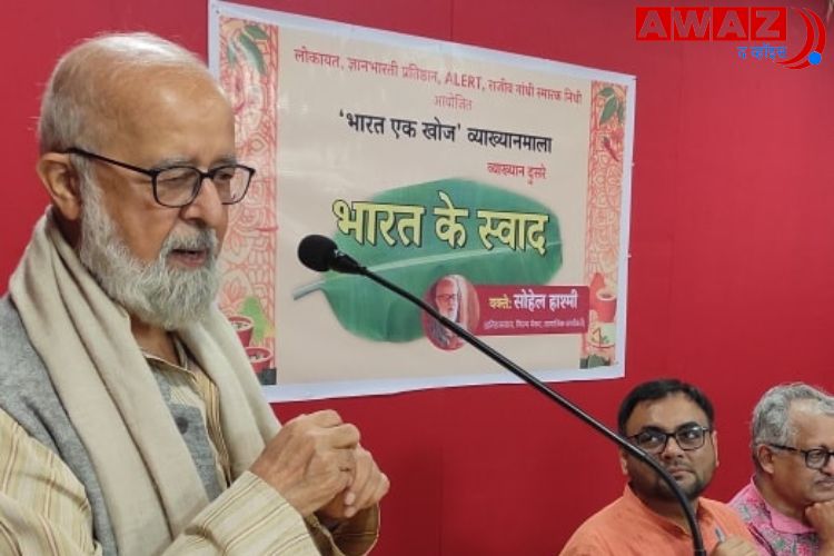  पुणे: 'भारत एक खोज' व्याख्यानमालेत 'भारत के स्वाद' विषयावर बोलताना सोहेल हाश्मी.