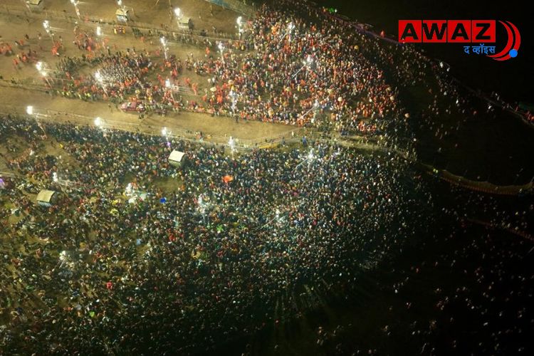 त्रिवेणी संगमावर अमृत स्नानासाठी भाविकांची गर्दी 